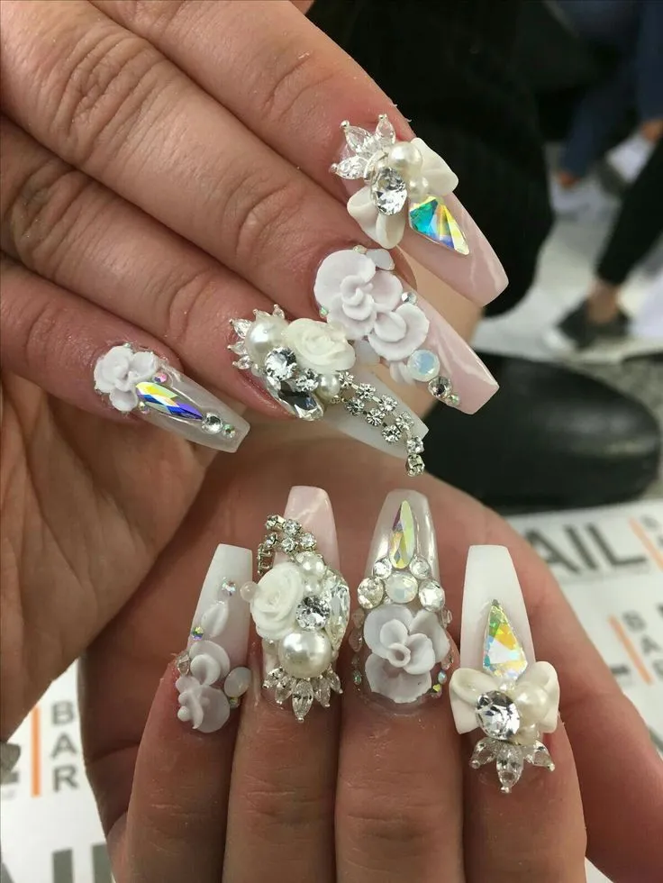 Champagne Nail Designs for 2025