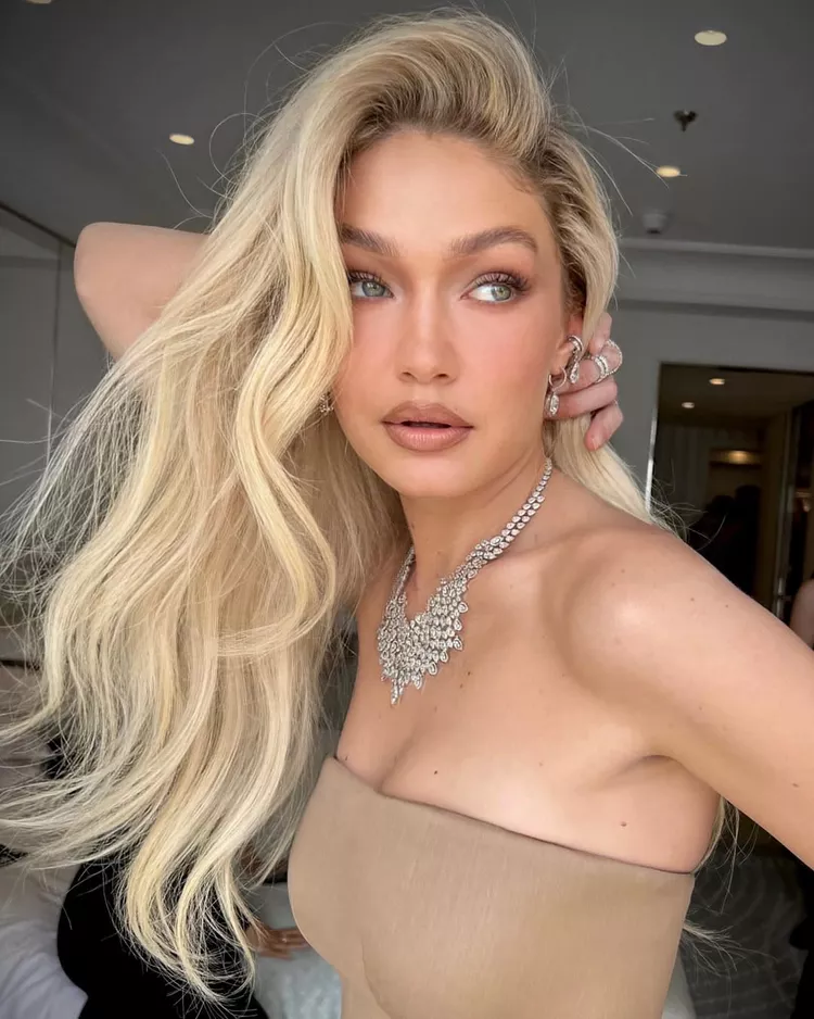 Trending Gigi Hadid’s Hairstyle Inspirations for 2025