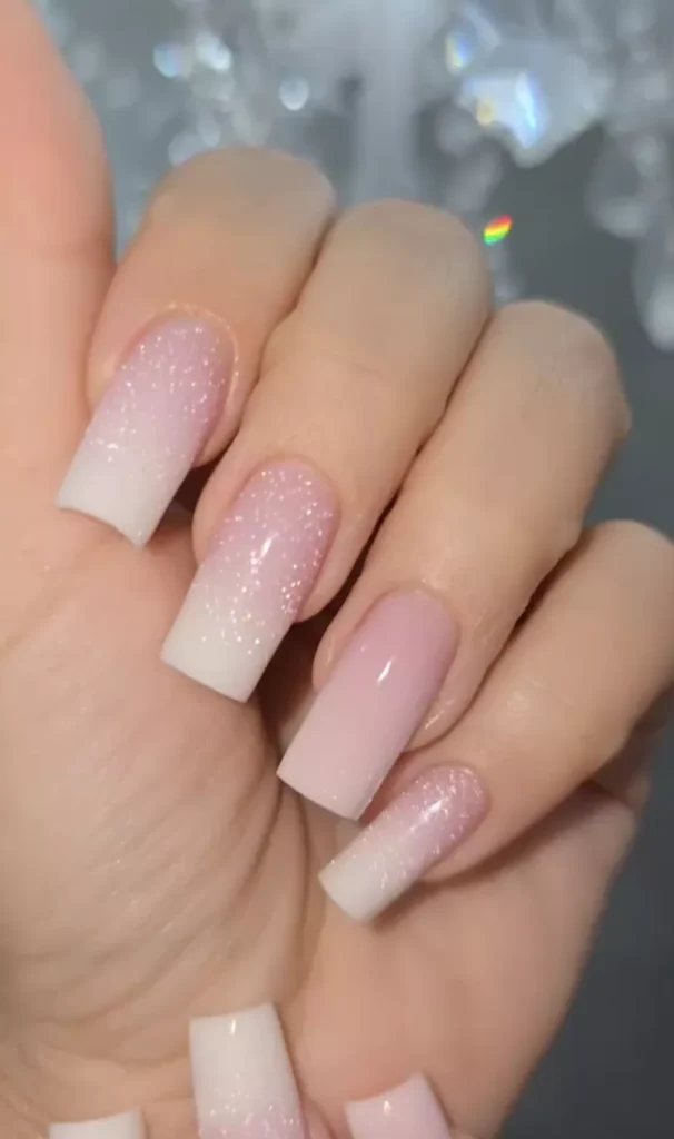 12 White Ombré Nail Ideas for Winter and Beyond 