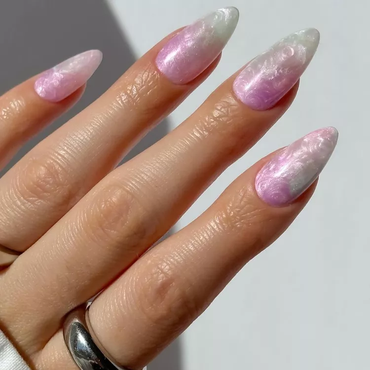 12 White Ombré Nail Ideas for Winter and Beyond 