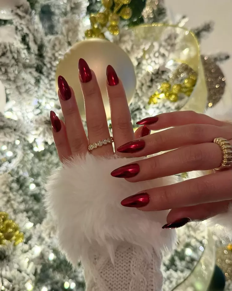 15 Chrome Winter Nail Looks for an Icy Finish