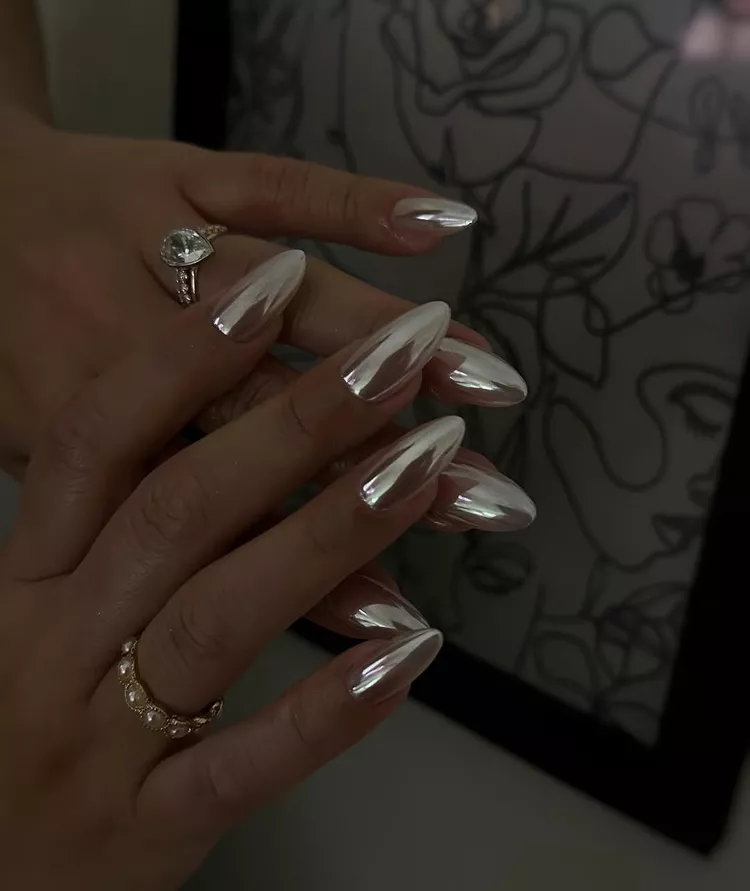 15 Chrome Winter Nail Looks for an Icy Finish