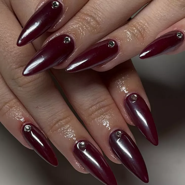 15 Chrome Winter Nail Looks for an Icy Finish