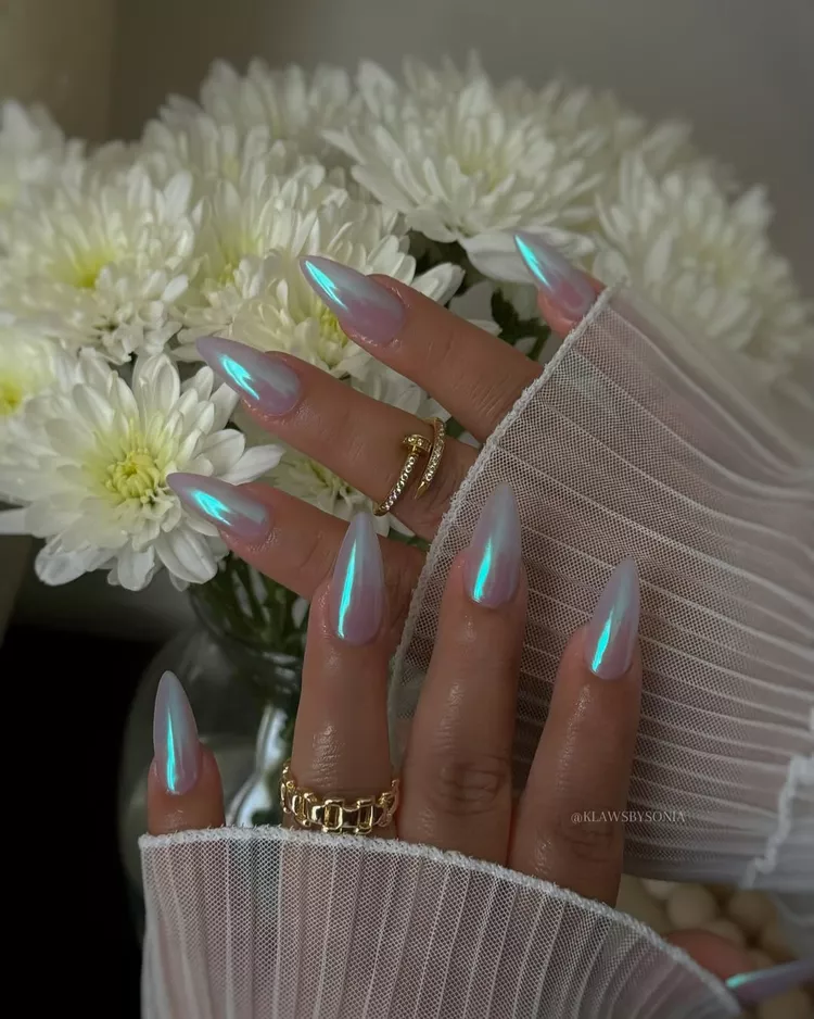 15 Chrome Winter Nail Looks for an Icy Finish